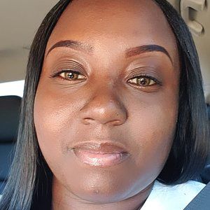 Meet your Posher, Sharon